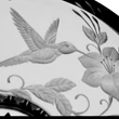 Gravírozott kristály, kolibri részlet