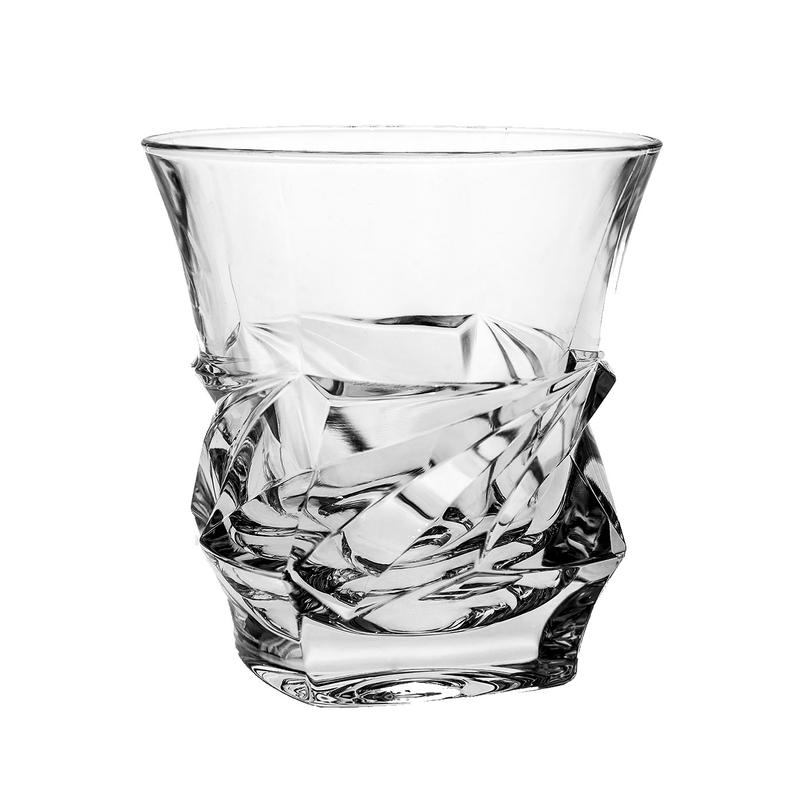 Modern, egyedi mintájú kristály whiskys pohár.